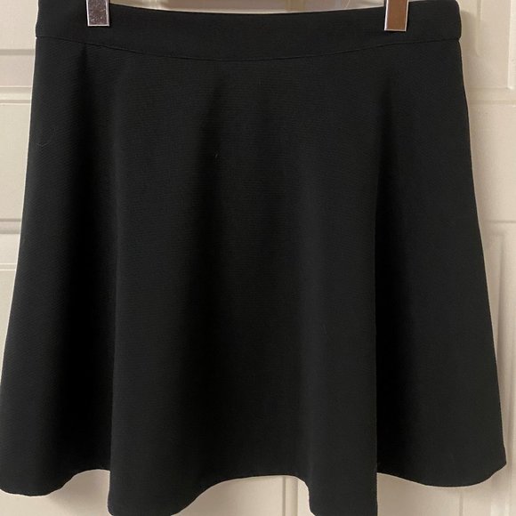 Romeo and Juliet Couture Black Skirt Medium - Picture 6 of 7
